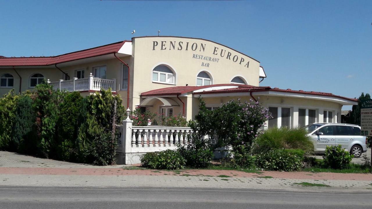 Penzión Europa Diakovce Exterior foto