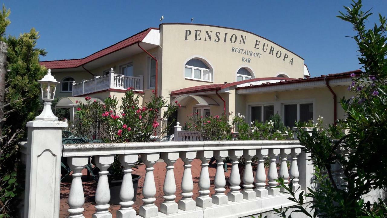 Penzión Europa Diakovce Exterior foto